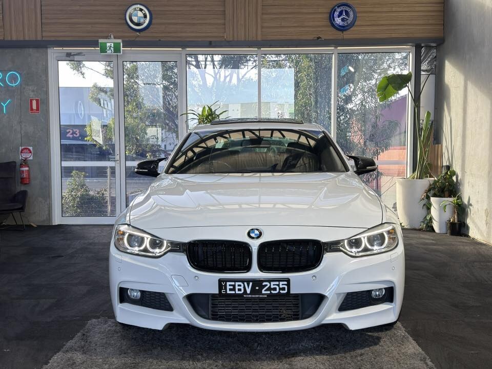 2015 BMW 320i M Sport in White — photo 2