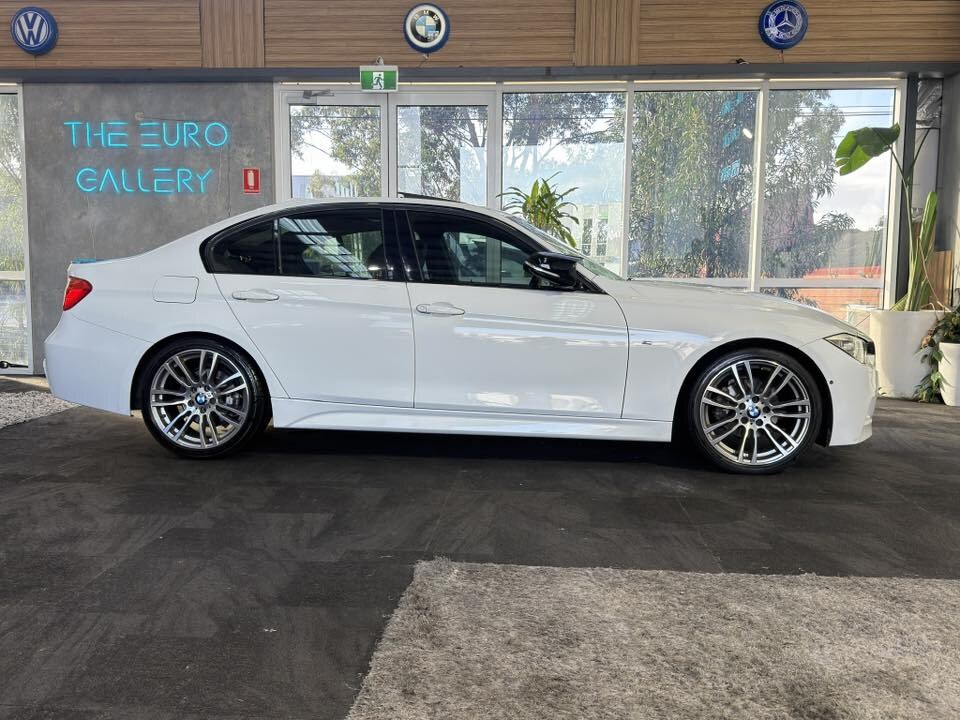 2015 BMW 320i M Sport in White — photo 3