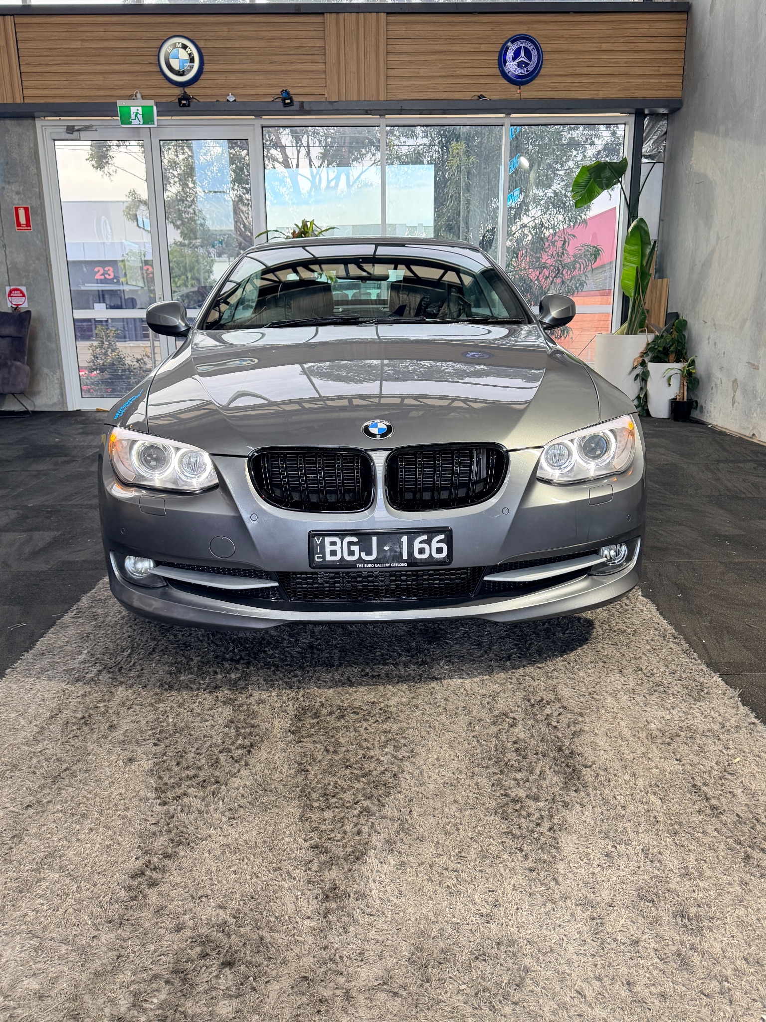 2012 BMW 320d convertible in Space grey — photo 8