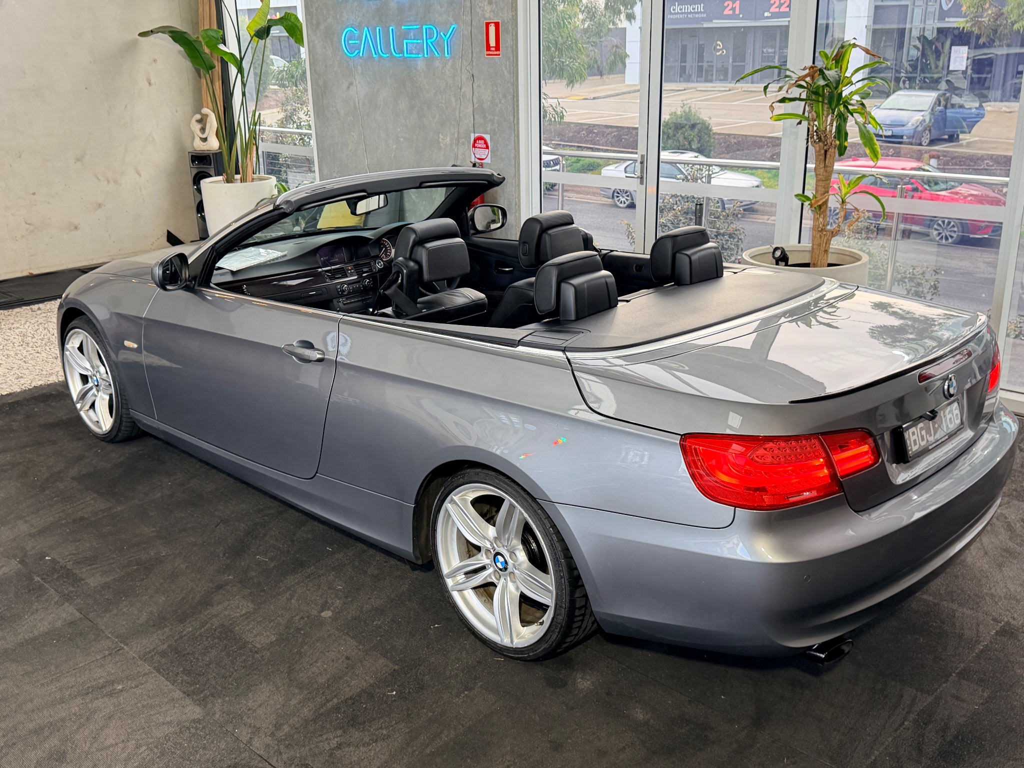 2012 BMW 320d convertible in Space grey — photo 11
