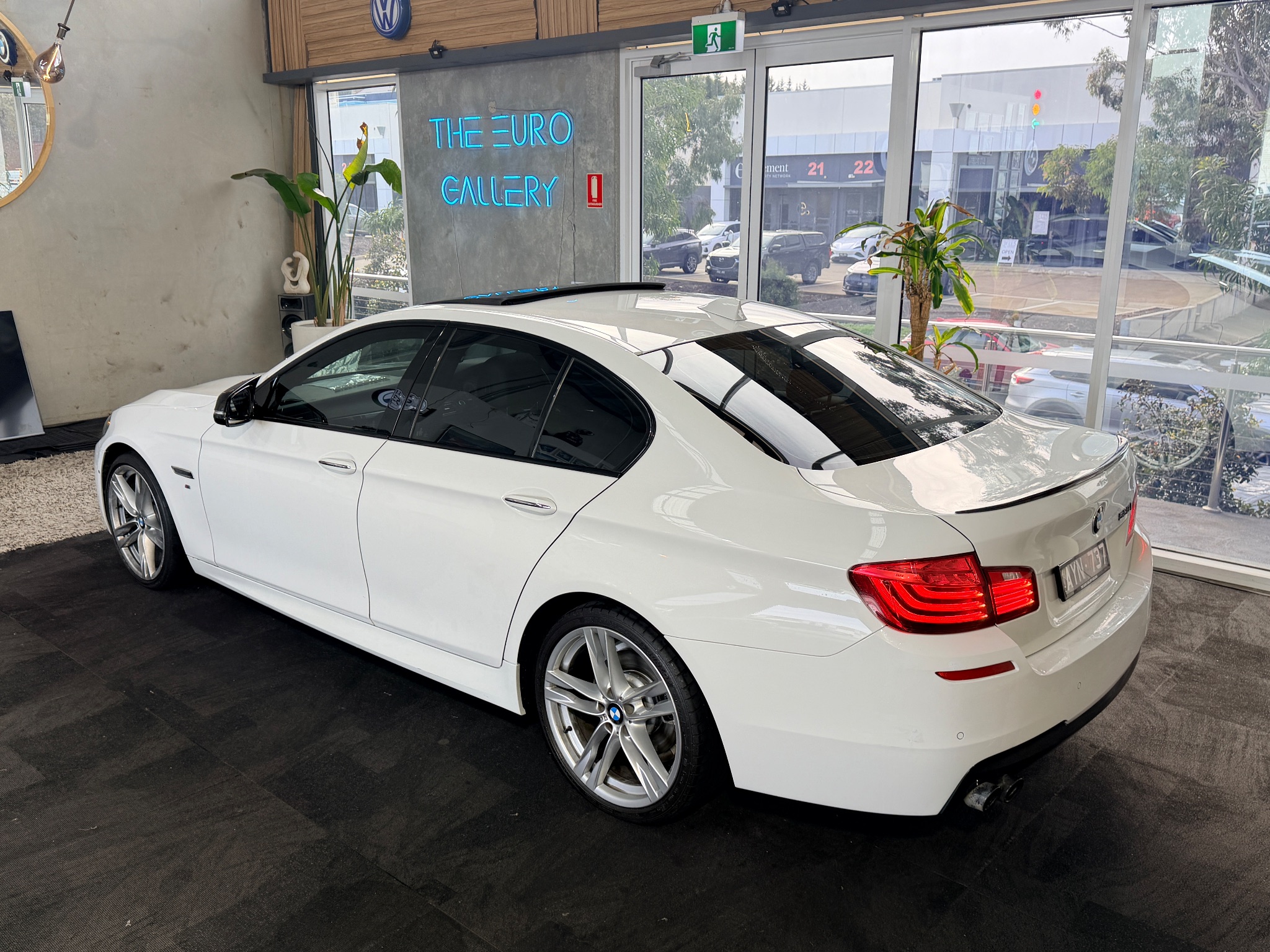 2016 BMW 528i M Sport LCI in White — photo 2