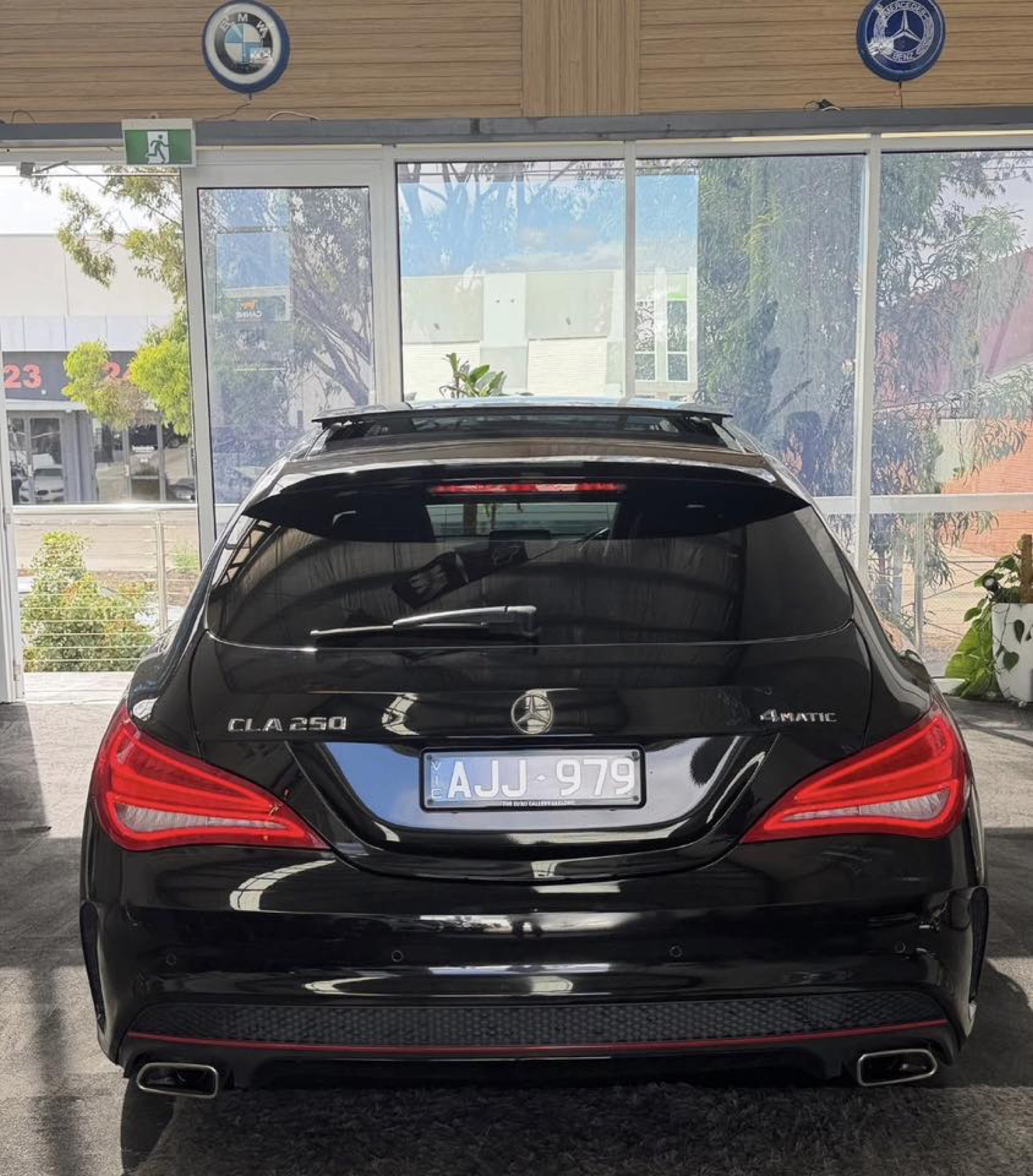 2015 Mercedes-Benz CLA250 4MATIC Shooting Brake in Black — photo 4