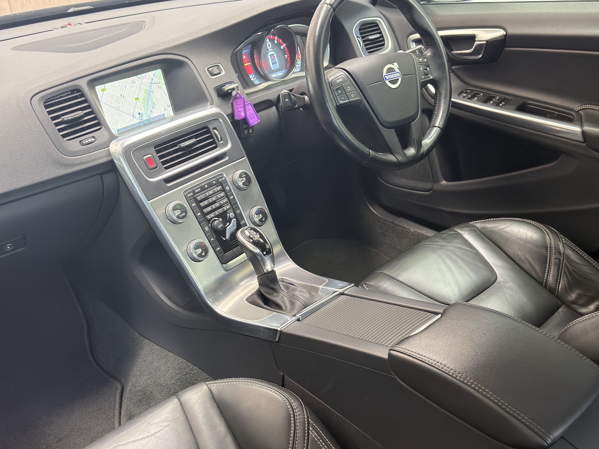 2015 Volvo S60 in Black — photo 8