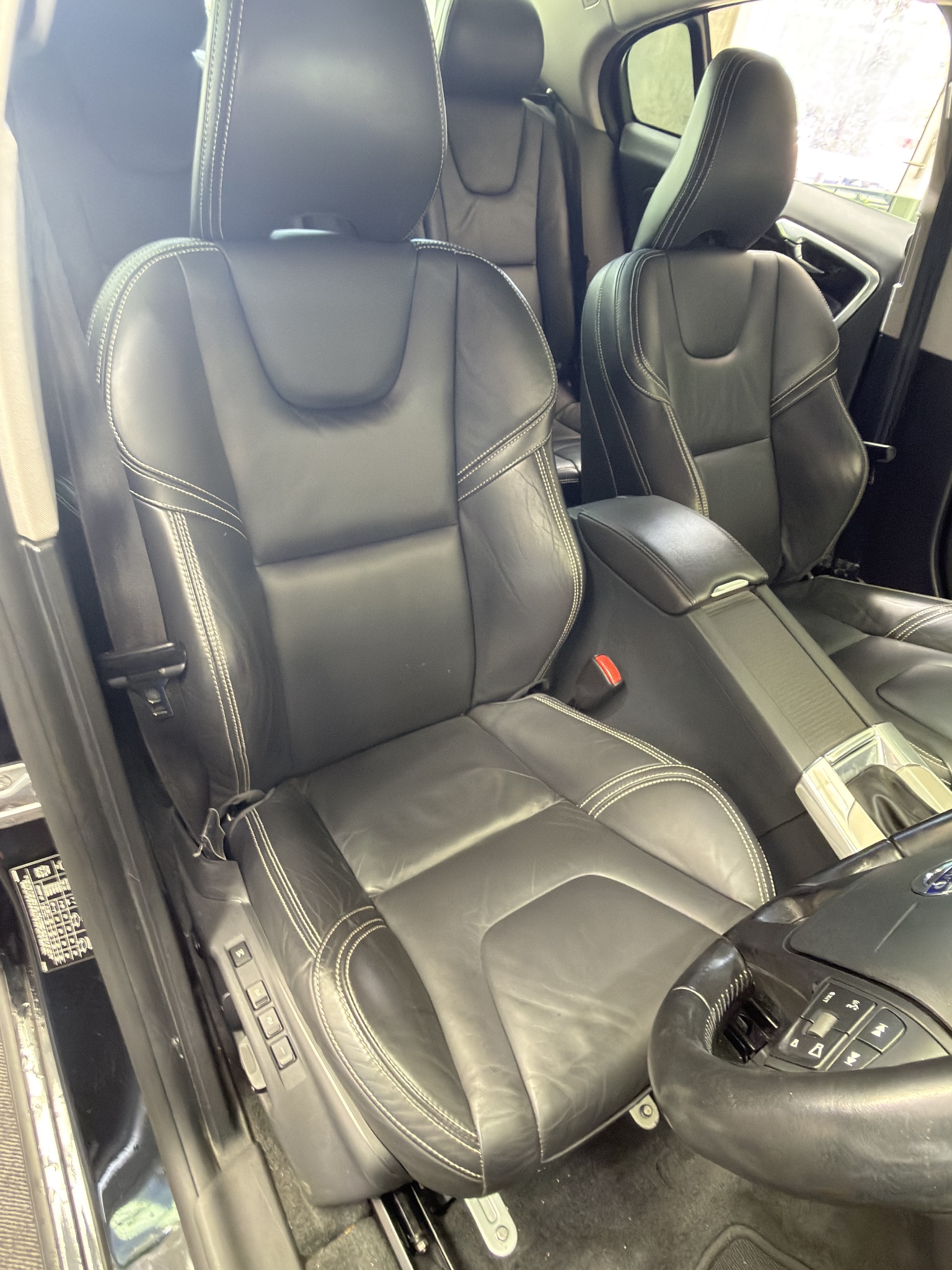 2015 Volvo S60 in Black — photo 11