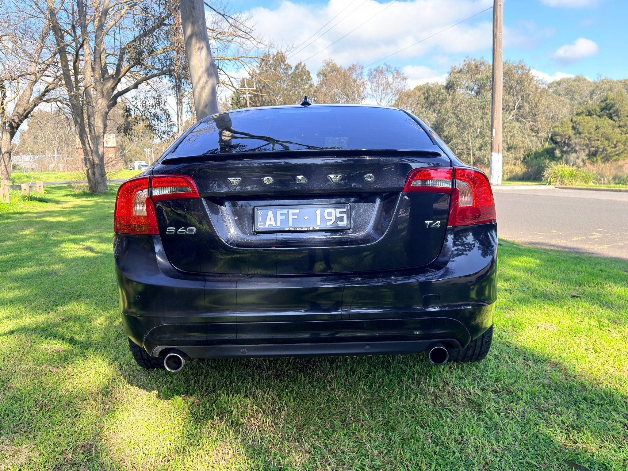 2015 Volvo S60 in Black — photo 2
