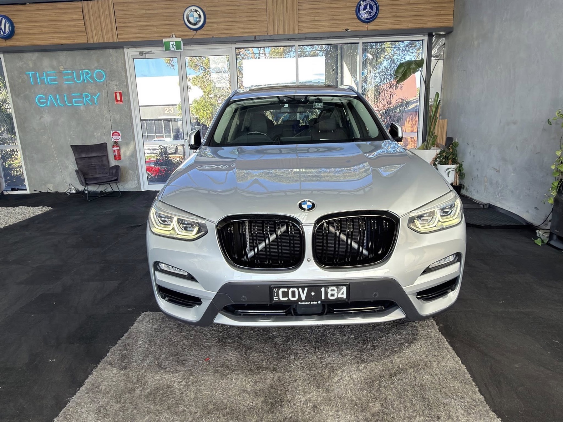 BMW X3 xDrive30i in Metallic Silver — photo 2