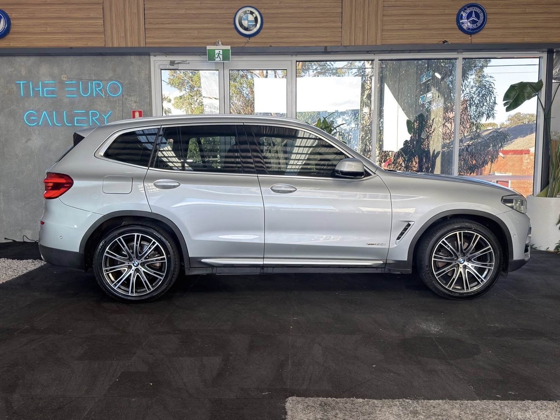 BMW X3 xDrive30i in Metallic Silver