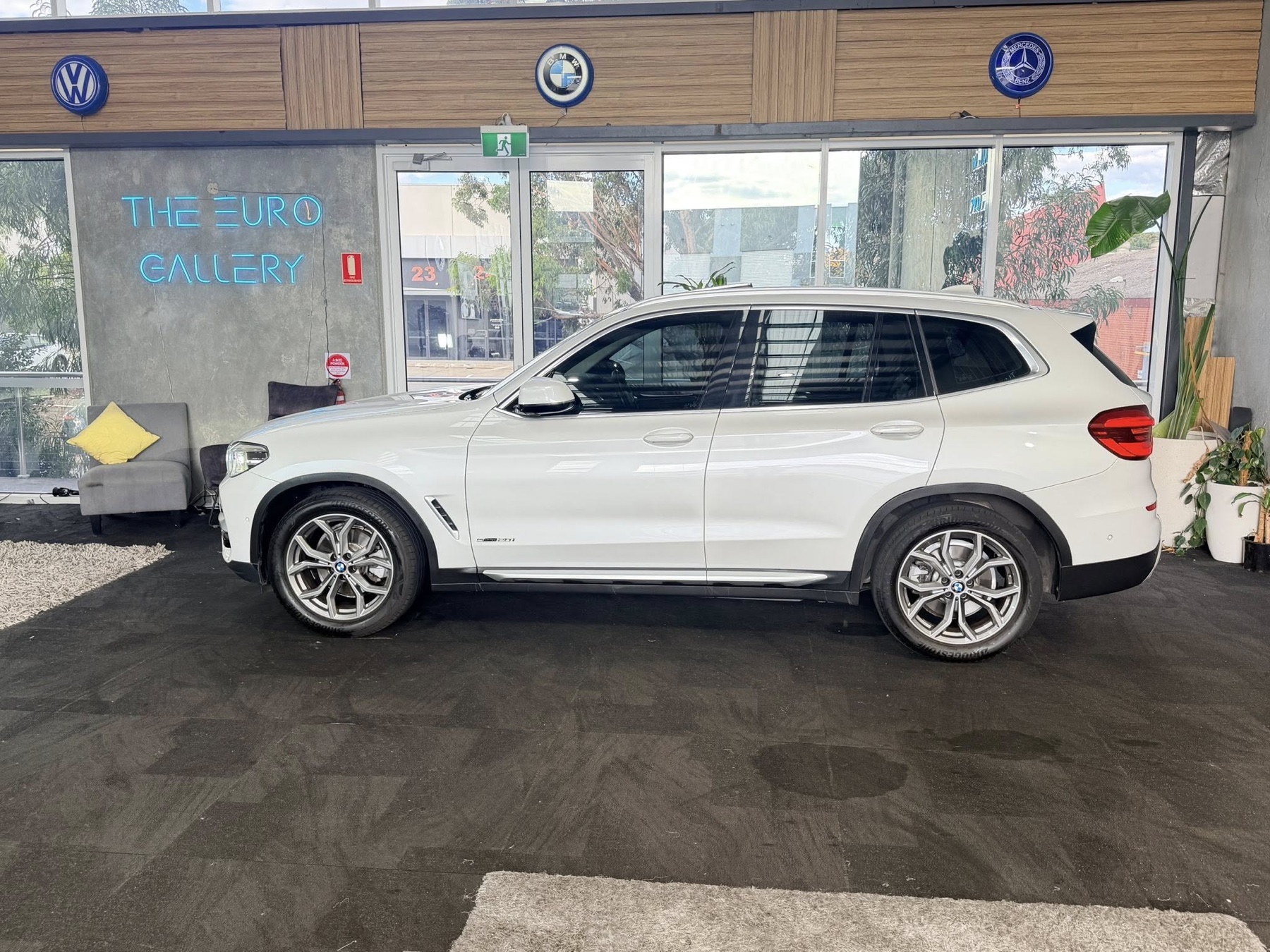 2019 BMW X3 sDrive20i in Metallic White — photo 3
